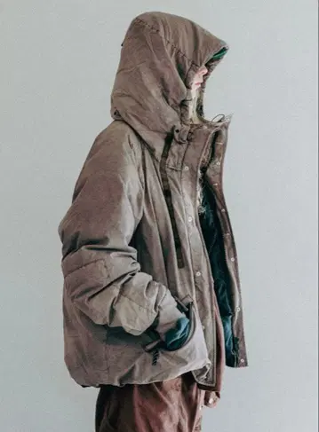 INNAT WILDTHINGS 콜라보 다운 브라운