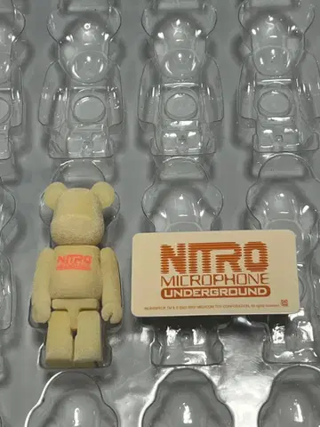 베어브릭 15 시크릿 NITRO 카드 포함