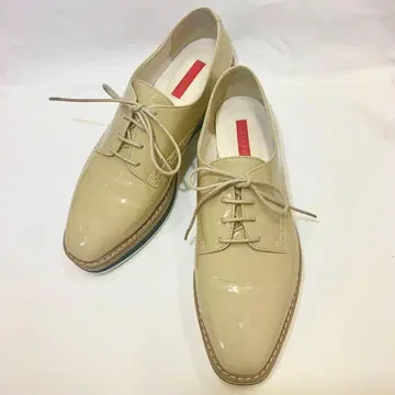 [ 새상품급 ] STACCATO 베이지 에나멜 레이스업 슈즈 통굽