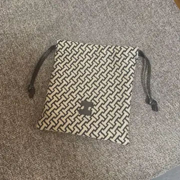 IACUCCI 모노그랑마 파우치