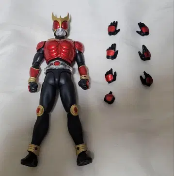 S.H. 피규아트 진골조제법 가면라이더 쿠우카 (디케이드 ver.)