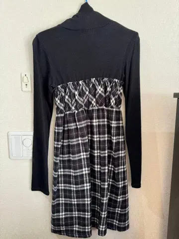 터틀넥 긴팔 원피스 (블랙 체크)