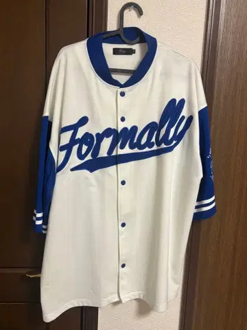 포멀 로고 반팔 셔츠 화이트/블루