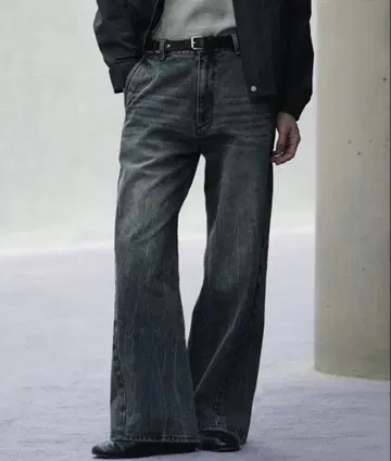 CURVED FLARE DENIM SLACKS