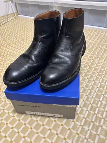 KENFORD 블랙 가죽 부츠 지퍼 포함