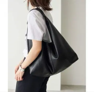 슬로브 이에나 트라이앵글 백 새상품급