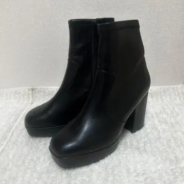 미사용 새상품 R&E 블랙 스퀘어토 와이드 힐 부츠 M 사이즈