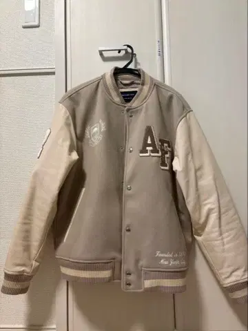Abercrombie & Fitch 바시티 자켓 M 사이즈