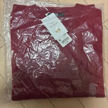 새상품 유니클로 캐시미어 크루넥 스웨터 레드 빨간색 M