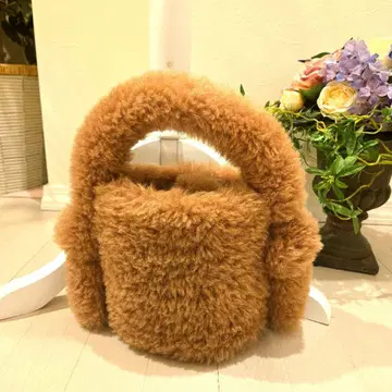 브라운 퍼 버킷형 핸드백 토이 푸들