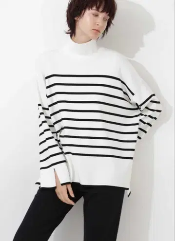 LE PHIL 하이넥 스트랩 니트