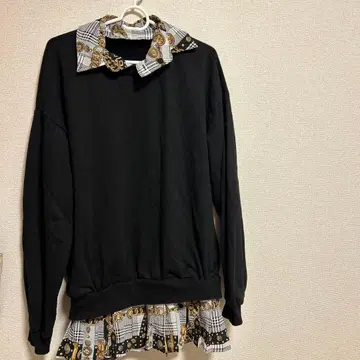 블랙 맨투맨 상의 체크 무늬 카라 부착