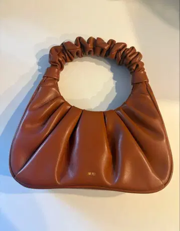 JW PEI 브라운 개더 핸드백