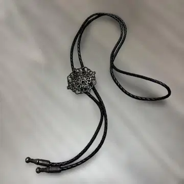 블랙 루프 타이 액세서리