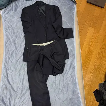 ANGELICO 다크 네이비 비즈니스 정장 이탈리아제