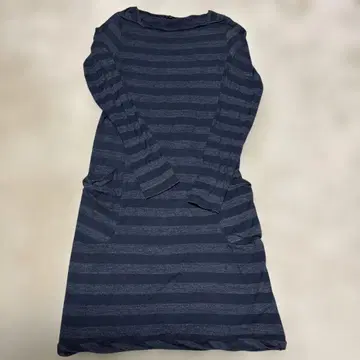 theory 다크 그레이 스트라이프 원피스