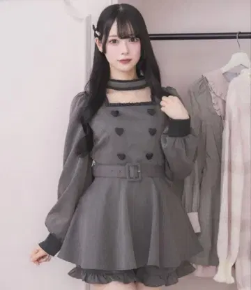 초커 프릴 하트 버튼 긴팔 셋업 차콜 pium 피움