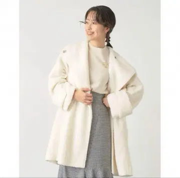 [새상품급] 셀포드 전개 A라인 숏코트 최근 보아