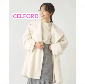[새상품급] 셀포드 전개 A라인 숏코트 최근 보아