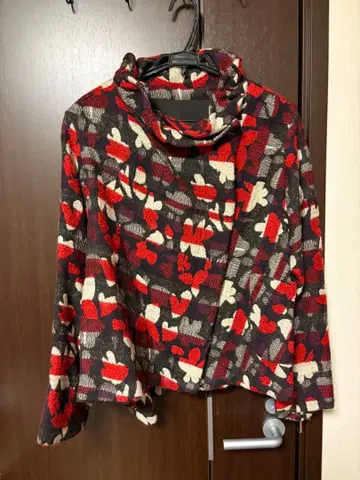 자우 꽃무늬 숏코트