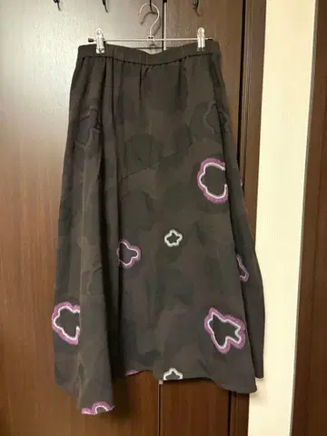 자우 플레어 스커트 다크 브라운 꽃무늬