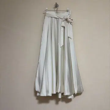 snidel 벌룬 새틴 스커트