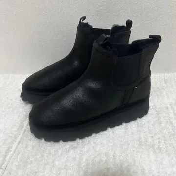 미사용 새상품 블랙 라메 사이드 고어 무스탕 부츠 통굽 LL