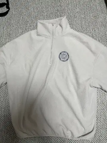 그레이 하프 지퍼 트레이닝복