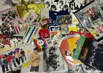 WEST. 역대 굿즈 묶음 판매에서