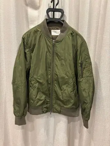 올리브 그린 MA-1 자켓