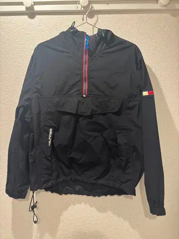 TOMMY HILFIGER 블랙 풀오버 XS