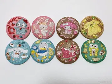 산리오 캐릭터즈 자수 캔뱃지 8개 세트