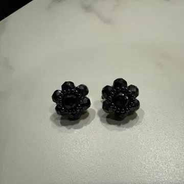 비즈 귀찌 블랙 꽃 새상품