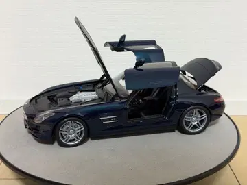 Minichamps 1/18 Mercedes Benz SLS AMG