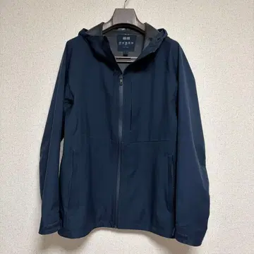 유니클로 블록테크 후드티 L 사이즈 [ 익명 배송 ] [ 배송비 포함 ]