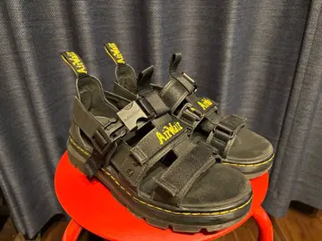 Dr.Martens sandal