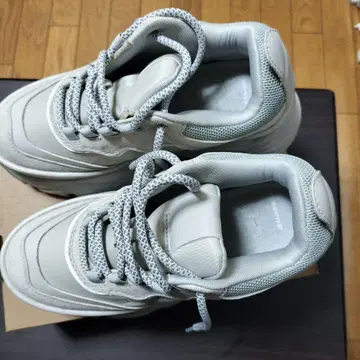 [ 미사용 새상품 ] JEANASIS 랜덤 밑창 스니커즈 그레이