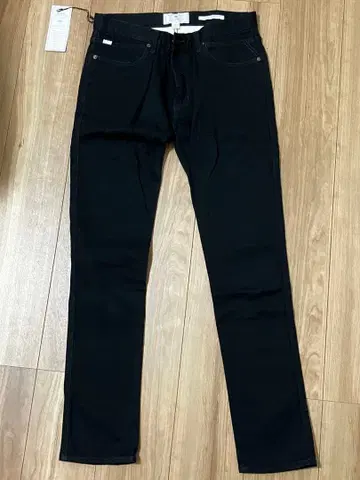 THE CRIMIE. BORN FREE 블랙 스키니 데님 미사용 택 포함