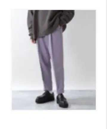 센터 프레스 테이퍼드 슬랙스