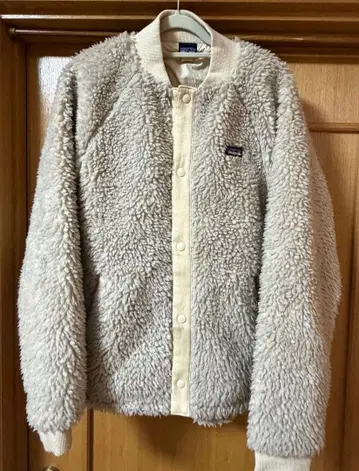 Patagonia 봄버 자켓 (크림) XXL