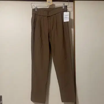 브라운 스트레치 테이퍼드 팬츠