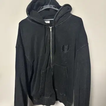 ONCILY 블랙 집업 후드티