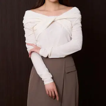 herlipto Twisted Gathered Velour Top