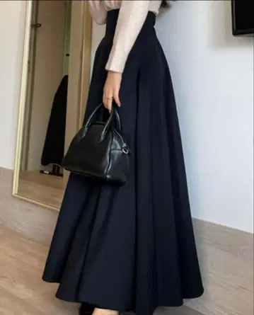 louere 하이웨스트 볼륨 플레어 스커트 블랙 M 사이즈