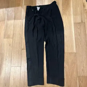 엠포리오 아르마니 턱 팬츠 사이즈 40