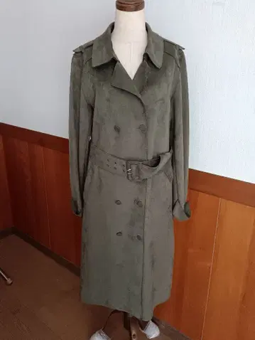 ZARA 스웨이드 느낌 올리브 그린 카키색 트렌치코트 벨트 포함