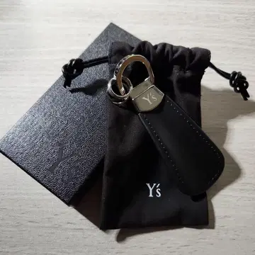 Y's 블랙 가죽 키링