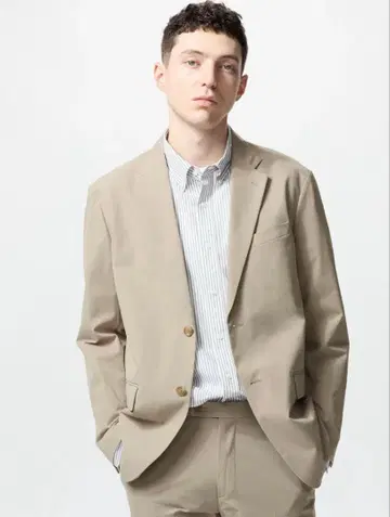 새상품급 유니클로 감동 자켓 라이트 베이지 사이즈 XL