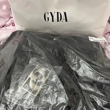 GYDA 다운 코트
