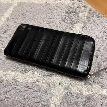 패트릭 스테판 장지갑 블랙 가죽 스트라이프 디자인